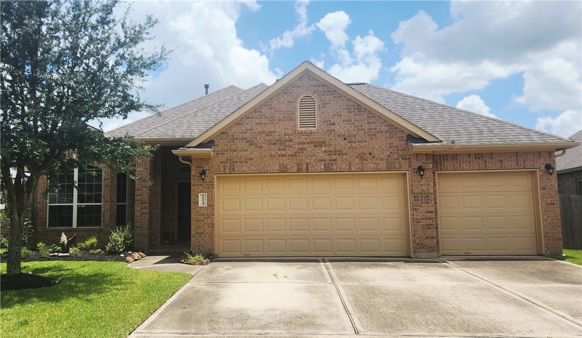 16022 Sydneyann Drive Property Photo 1