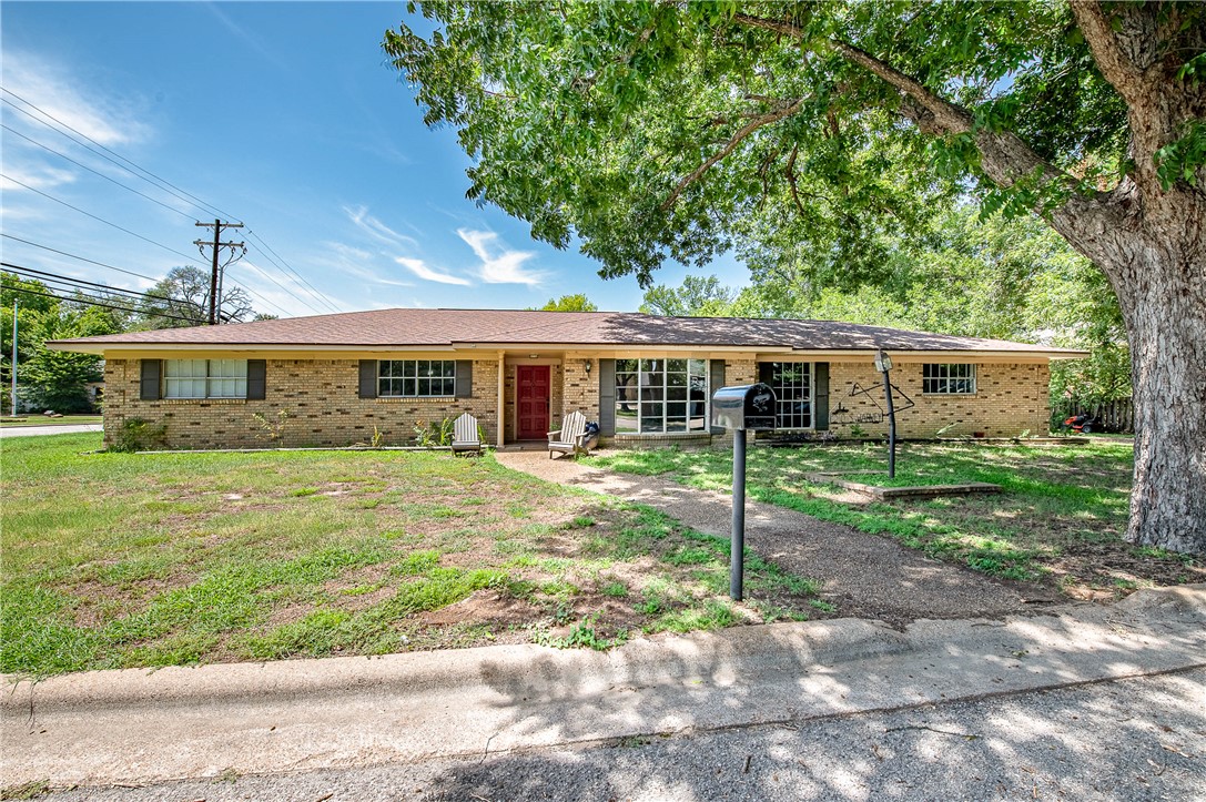 210 South Harvey Street Property Photo 1