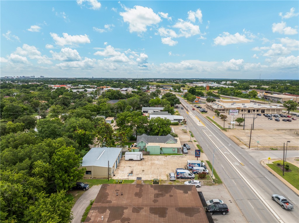 923 South Texas Avenue Property Photo 10