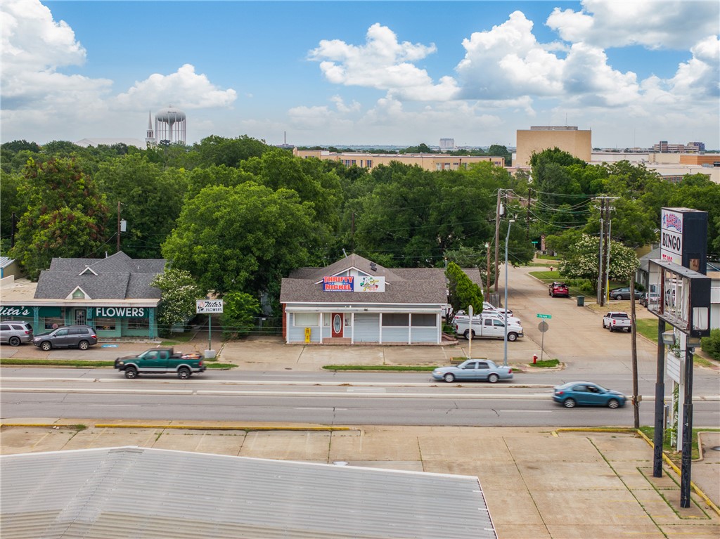 923 South Texas Avenue Property Photo 13