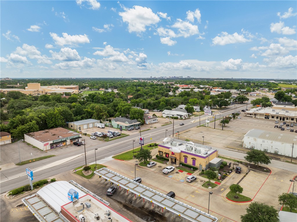 923 South Texas Avenue Property Photo 16
