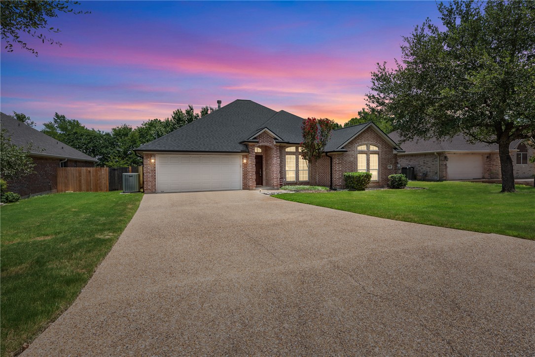 2047 Ravenstone Loop Property Photo 1