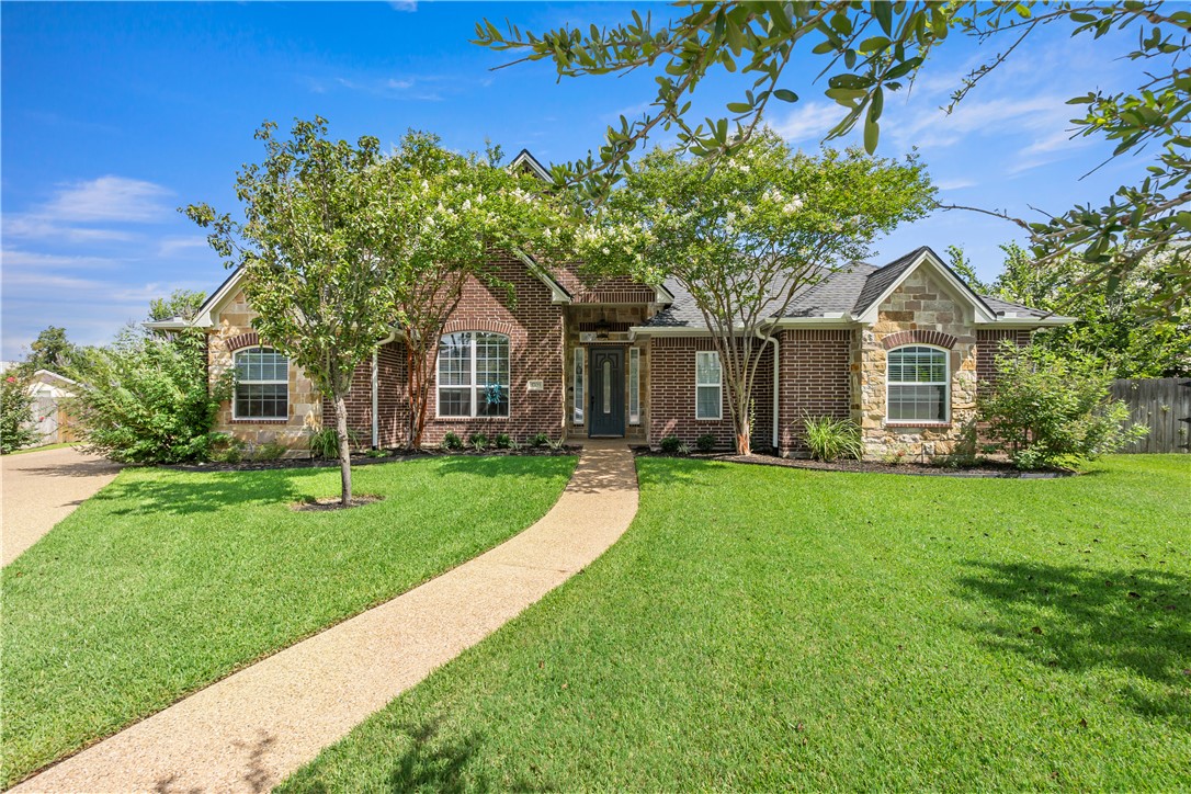 3703 Park Crest Drive Property Photo 1