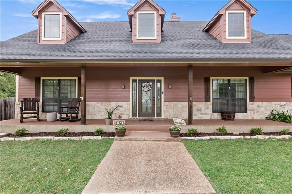 9913 Hunters Run Property Photo 3