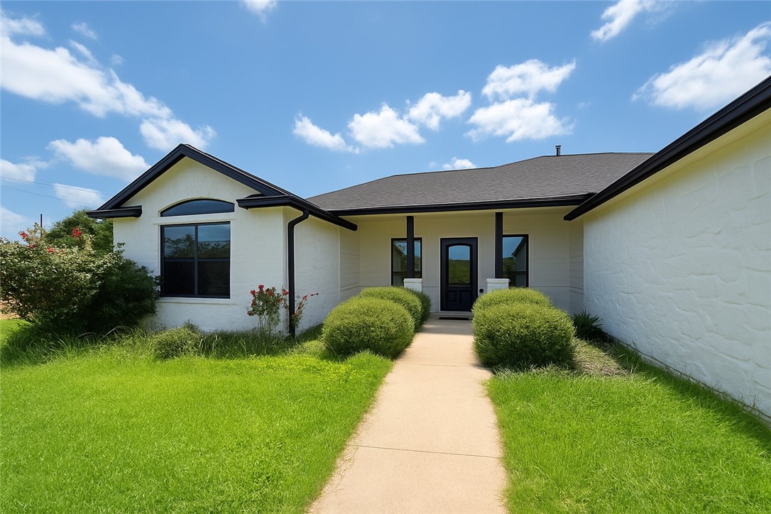 1001 Meadow Wood Property Photo 1