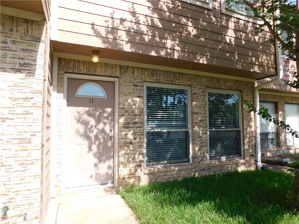 2807 Wildflower Drive 11 Property Photo 1