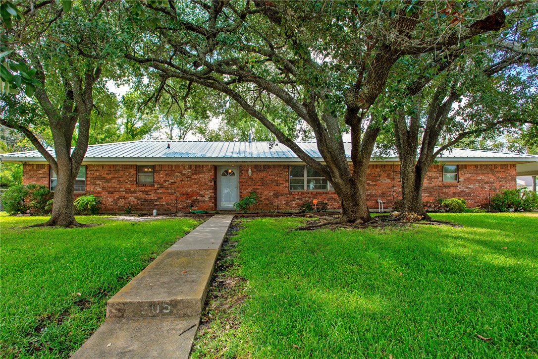 605 Walker Street Property Photo 1
