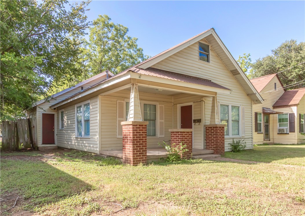 605 West Davis Street Property Photo 1