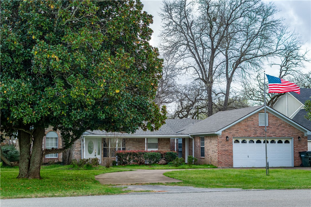 40 Golfview Drive Property Photo 1