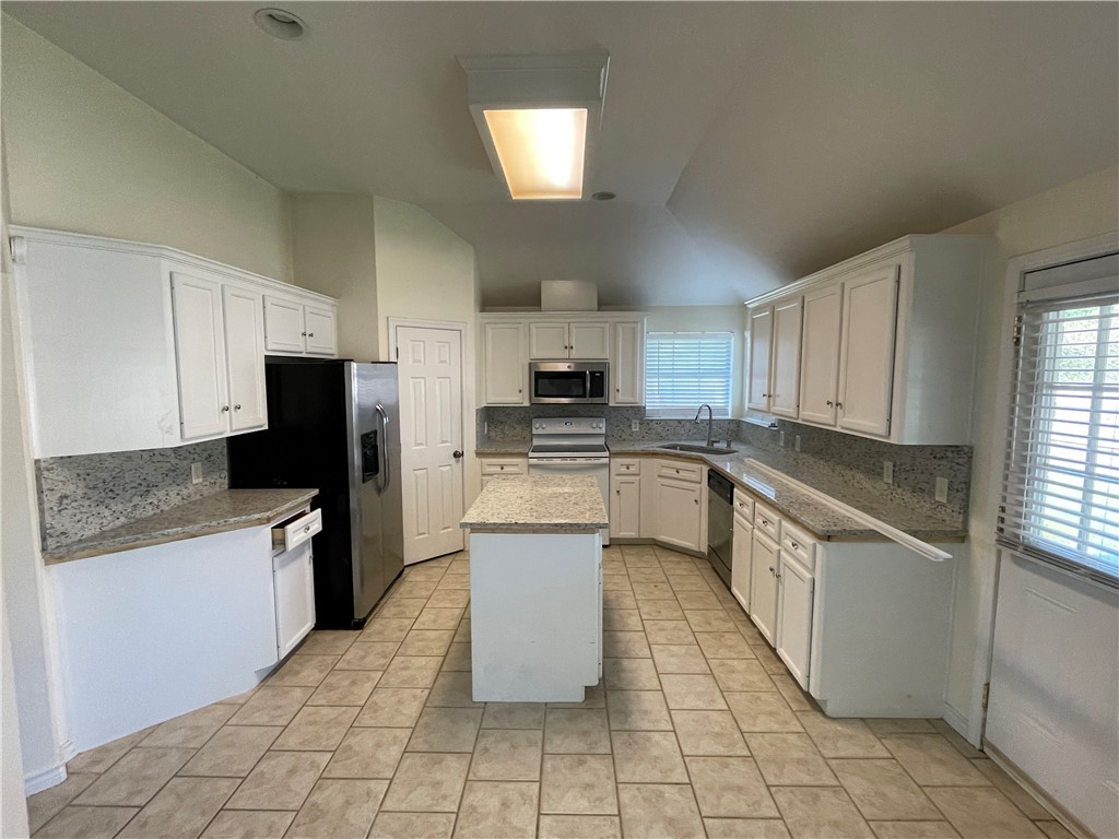 203 Augsburg Court Property Photo 4