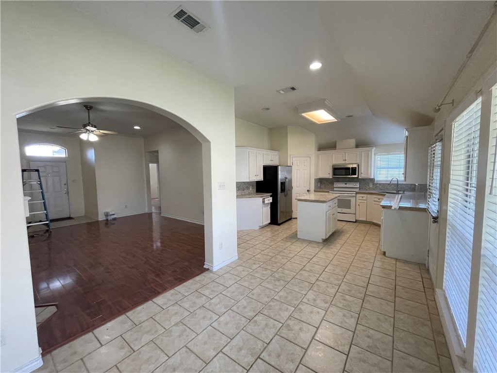 203 Augsburg Court Property Photo 6