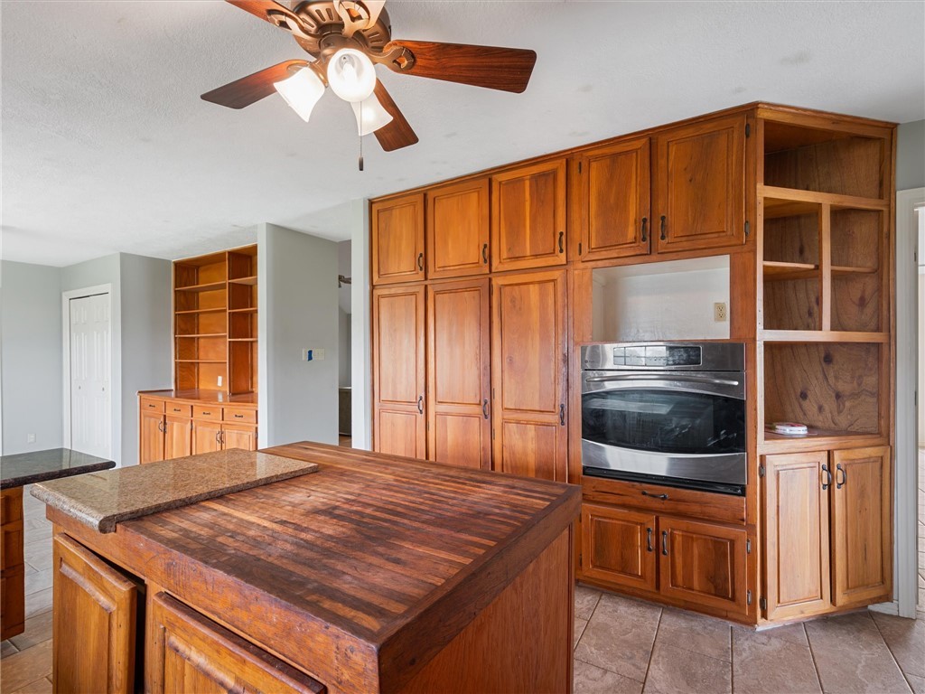 17645 Highway 6 Property Photo 8