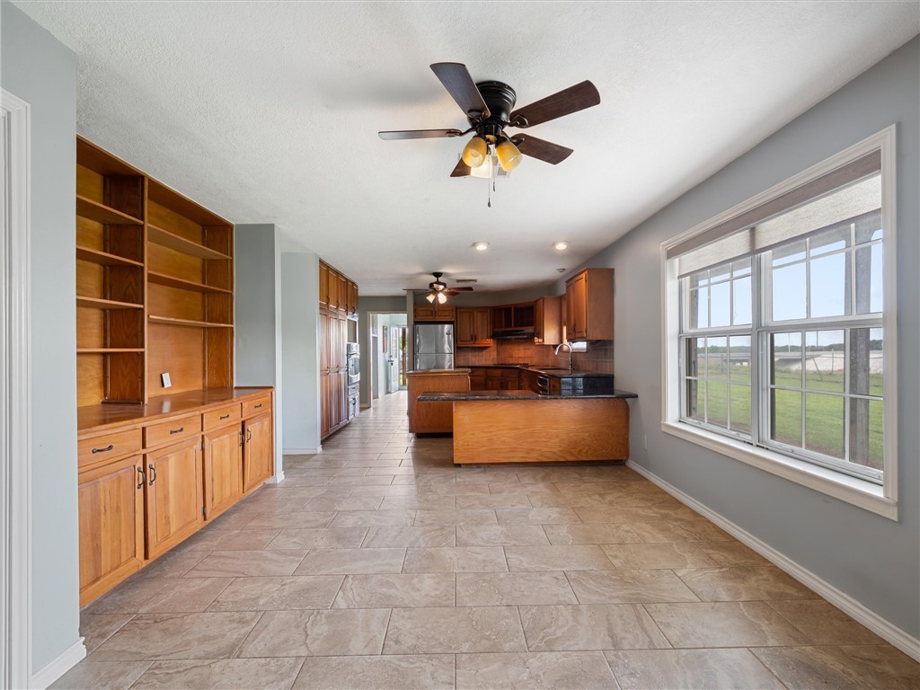 17645 Highway 6 Property Photo 10