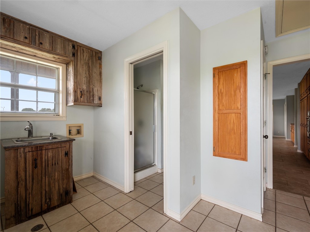 17645 Highway 6 Property Photo 19