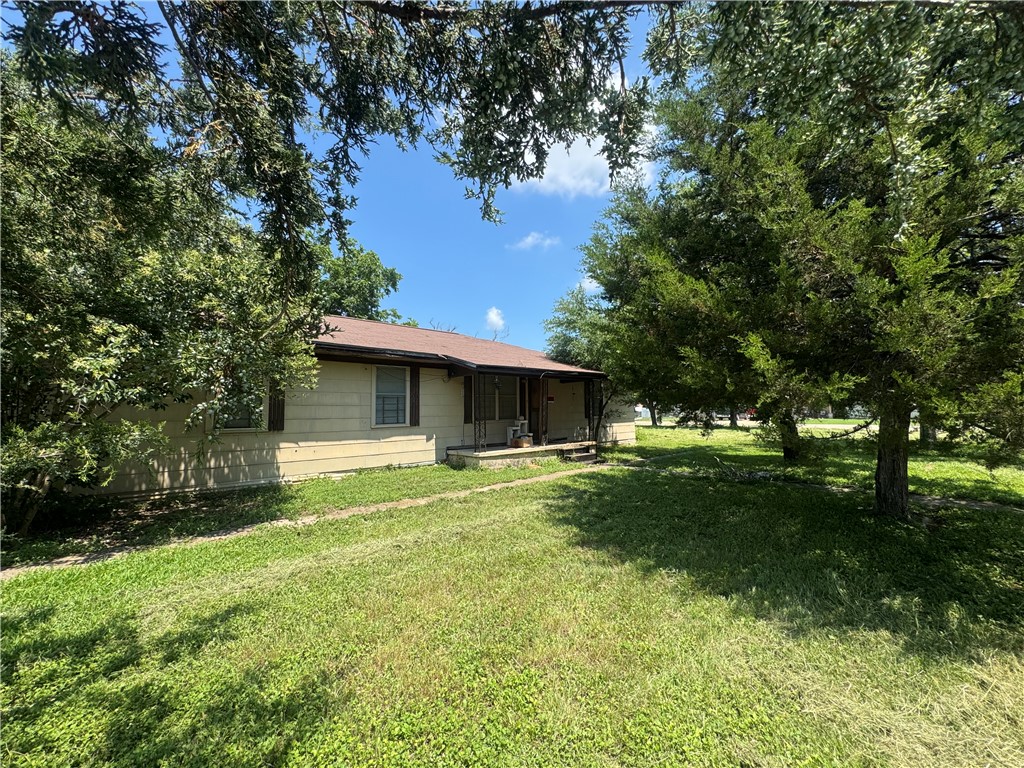 300 Elm Property Photo 1