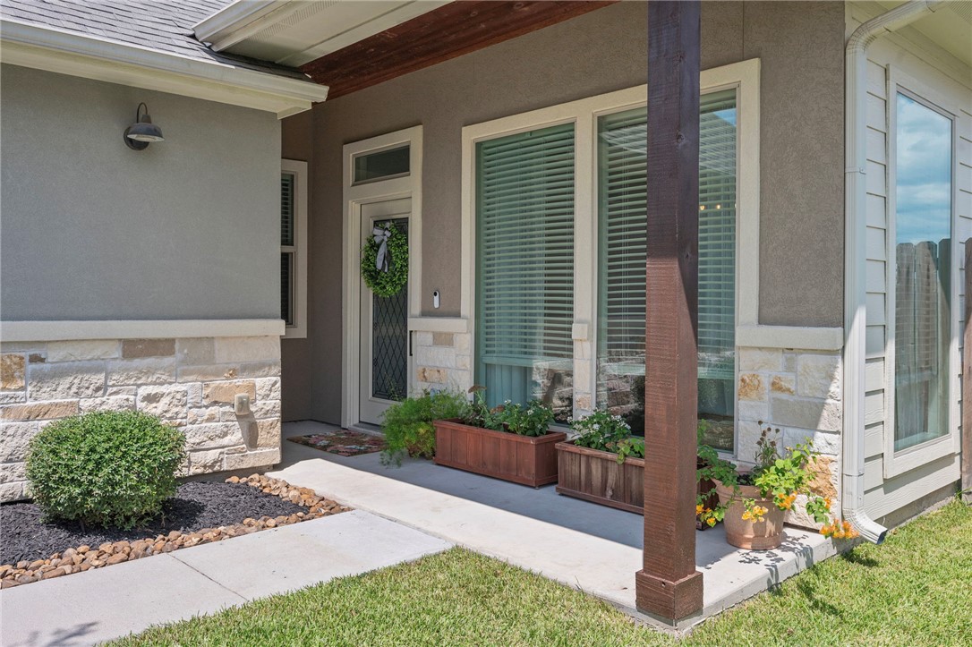 1758 Lonetree Drive Property Photo 2