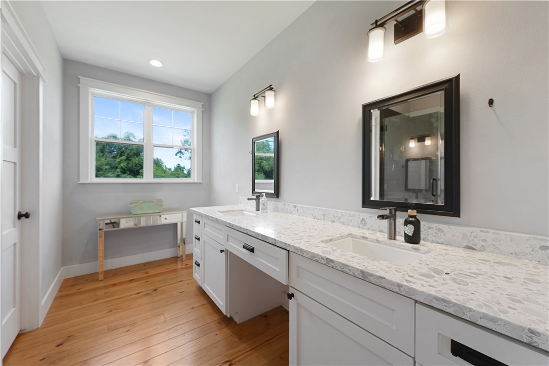 1400 Wyandotte Lane Property Photo 15