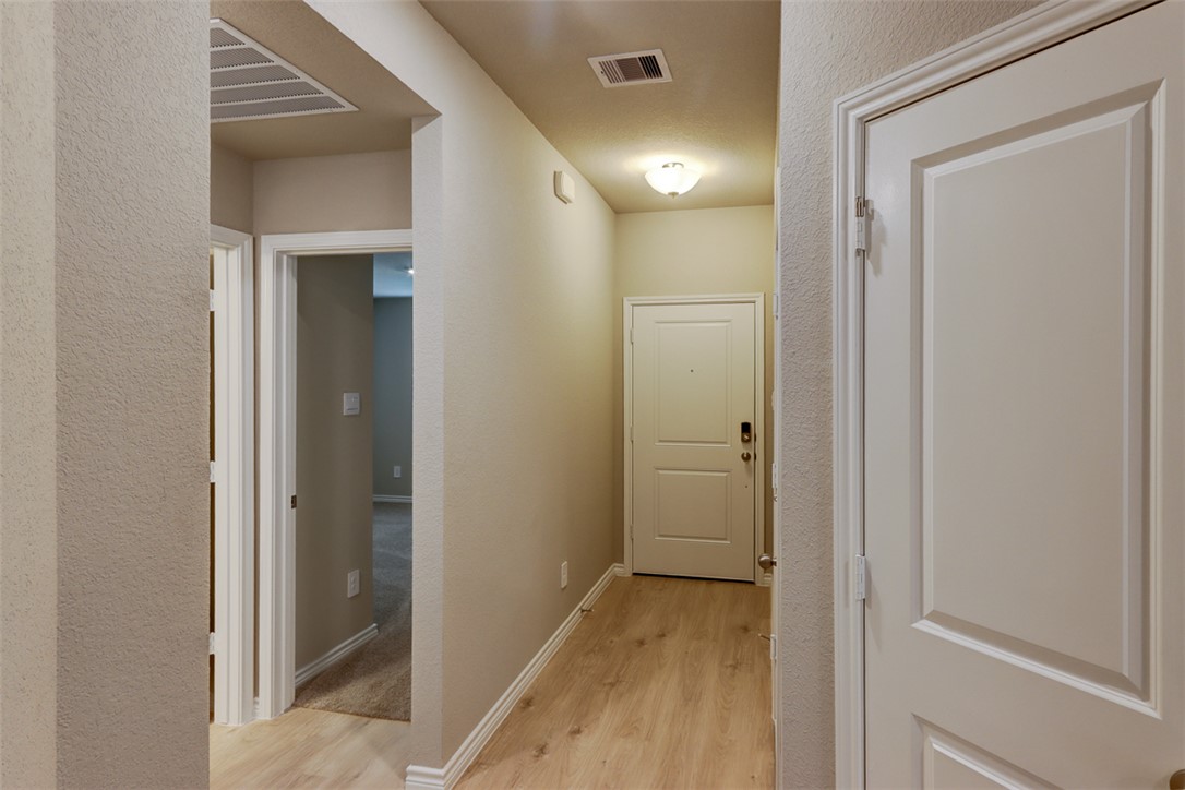 1219 Kennesaw Property Photo 2