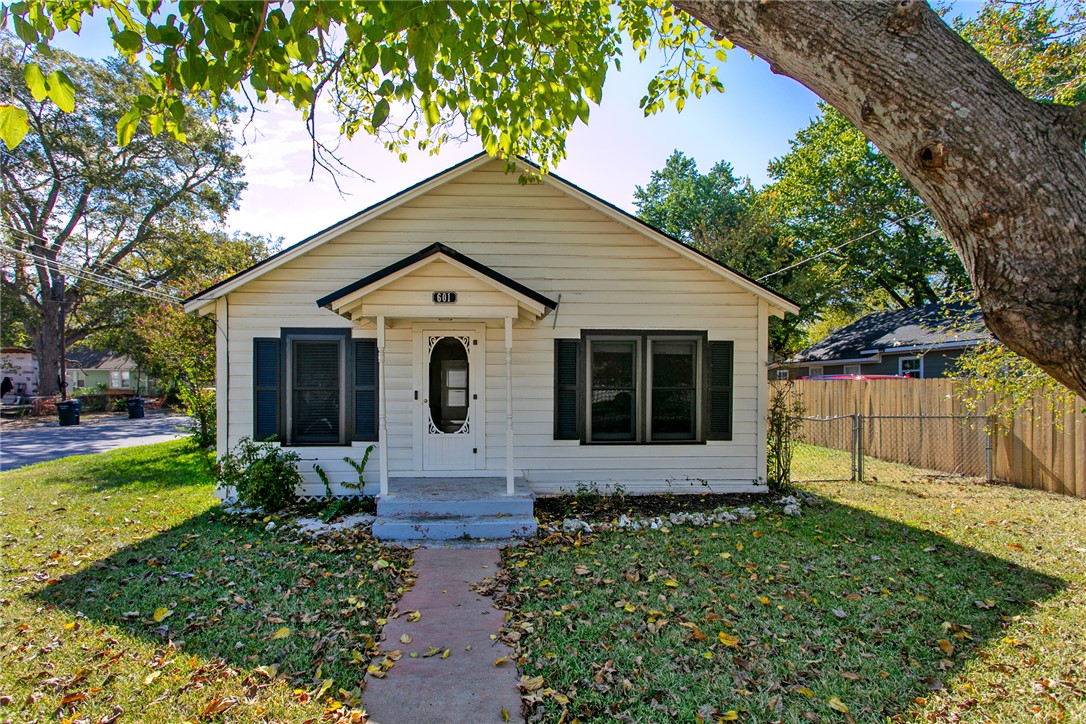 601 West Mustang Street Property Photo 1