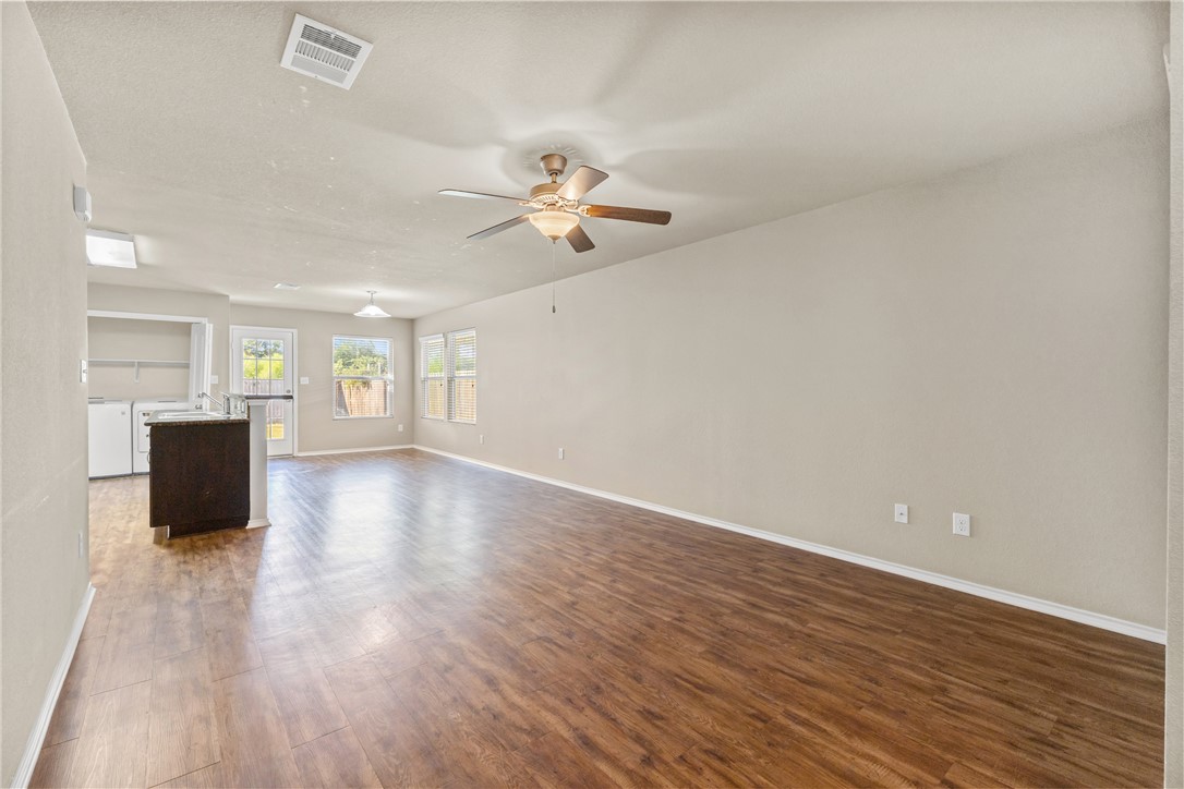 1134 Cottage Grove Circle Property Photo 2