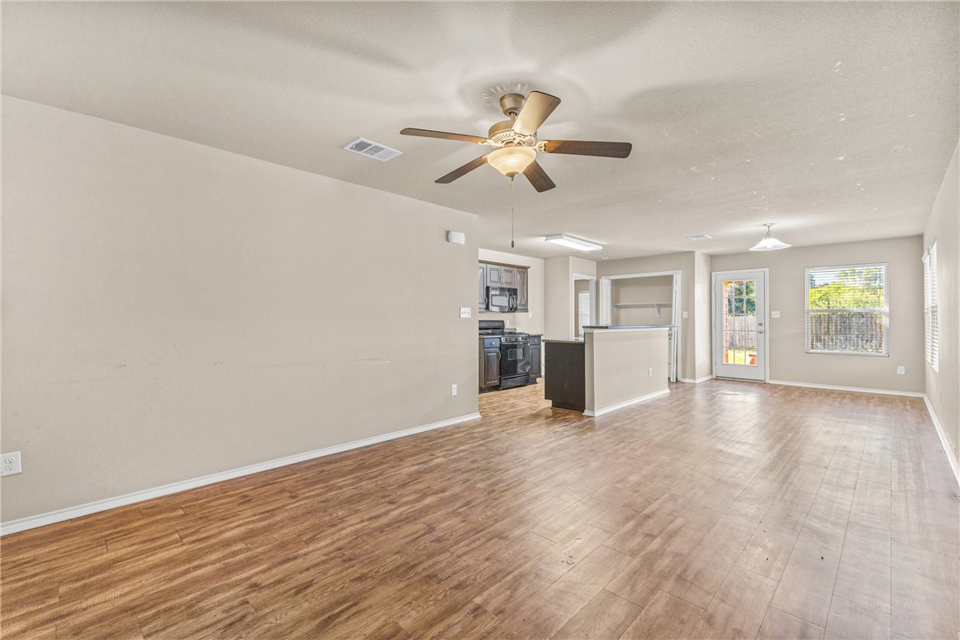 1134 Cottage Grove Circle Property Photo 3