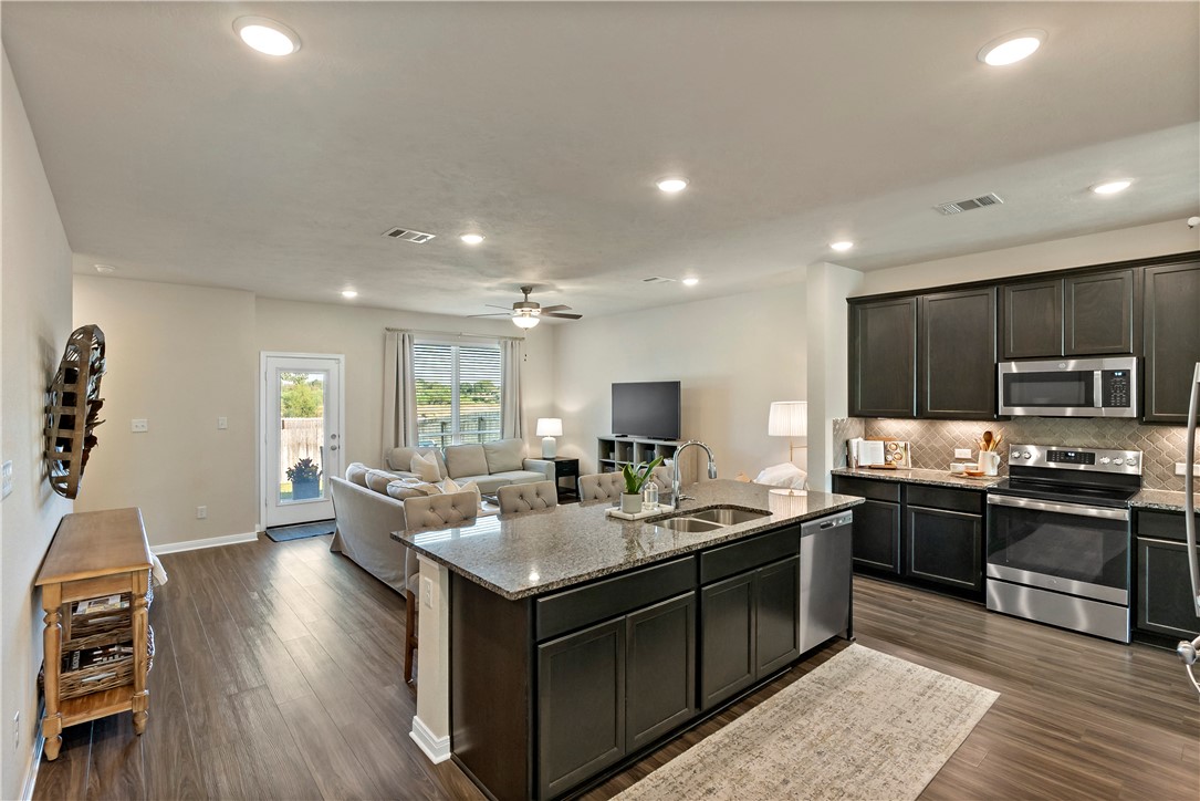 1310 Kingsgate Drive Property Photo 8