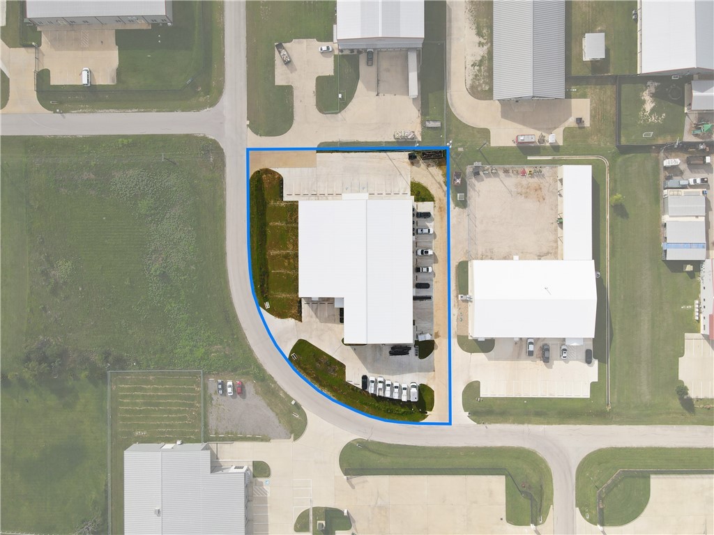 5998 Imperial Loop Property Photo 1
