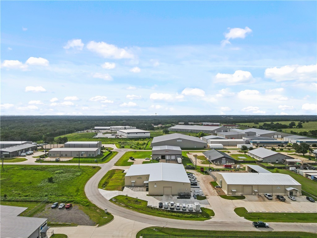 5998 Imperial Loop Property Photo 5