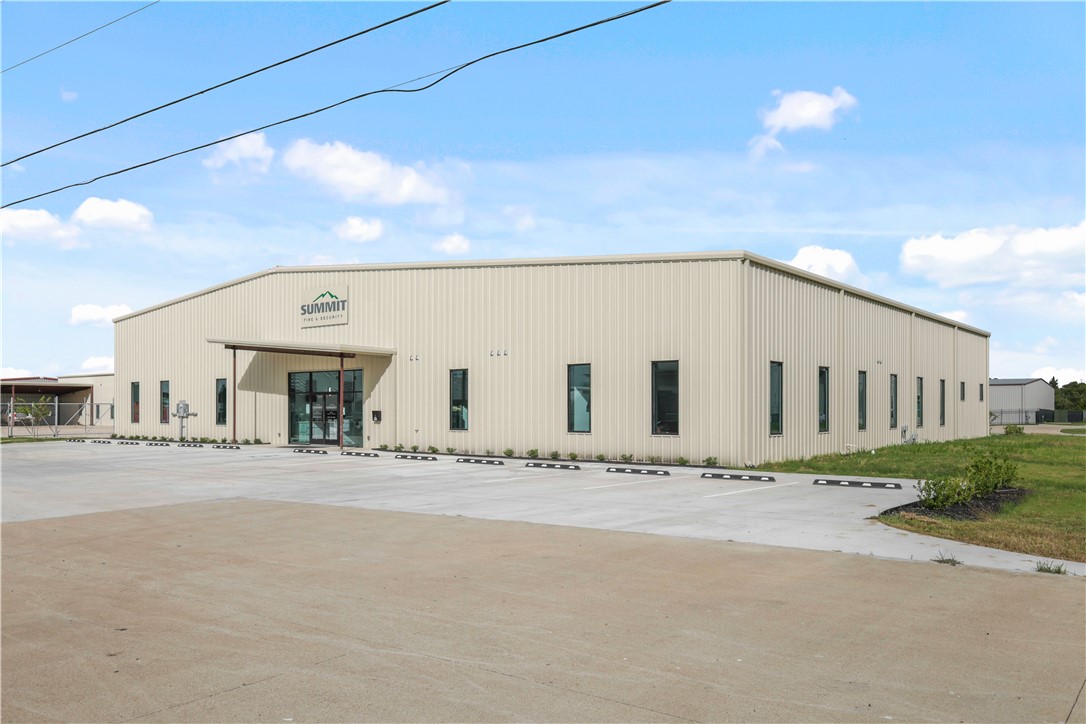 5998 Imperial Loop Property Photo 15