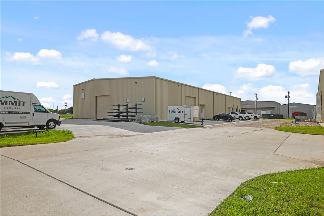 5998 Imperial Loop Property Photo 19