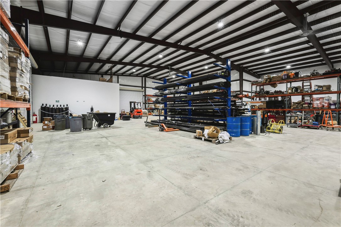 5998 Imperial Loop Property Photo 32