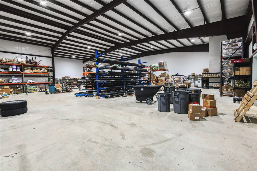 5998 Imperial Loop Property Photo 33