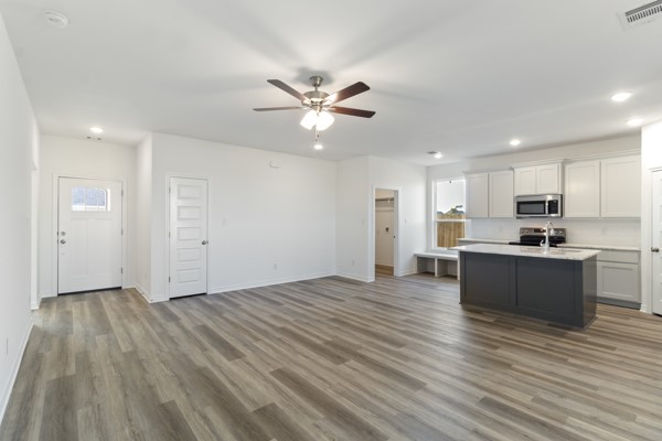 1924 Stubbs Drive Property Photo 2