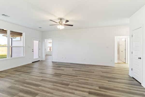 1924 Stubbs Drive Property Photo 4