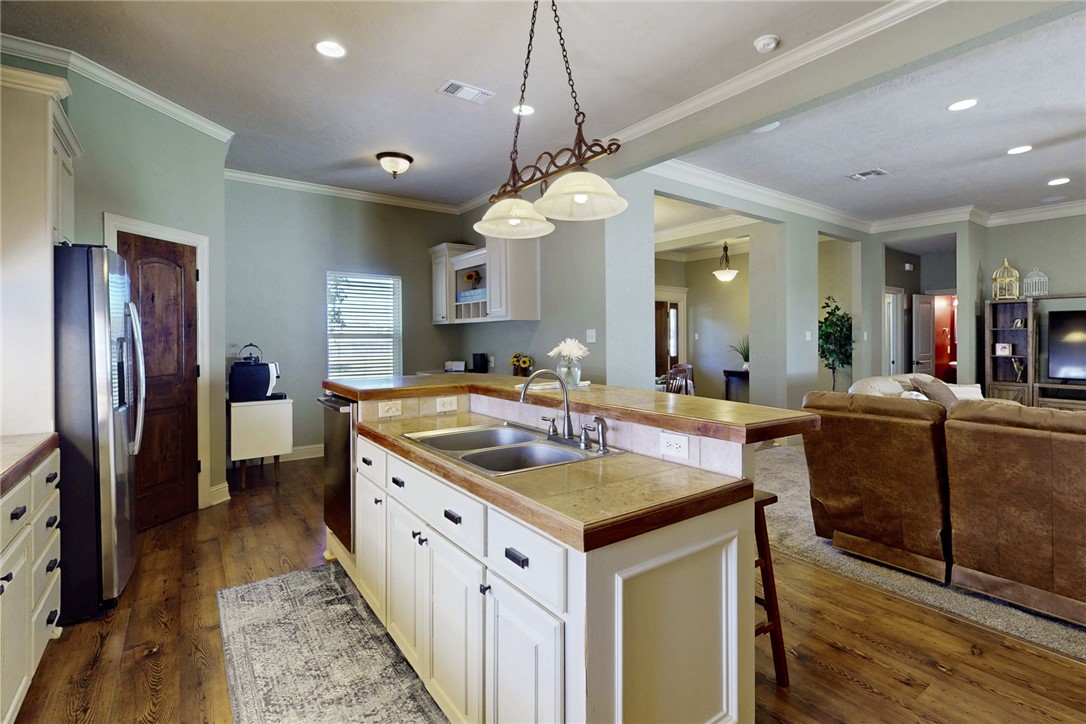 4008 Austins Estates Drive Property Photo 11