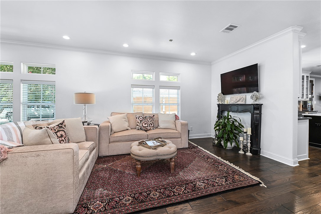 904 West Alligator Street Property Photo 3