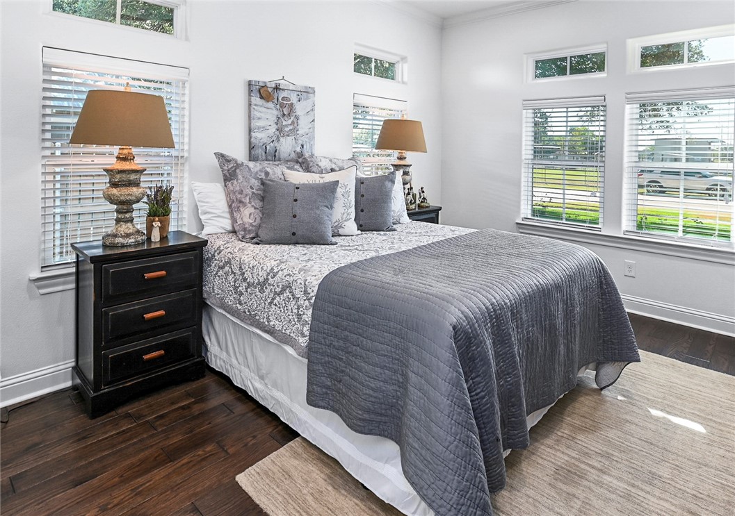 904 West Alligator Street Property Photo 10