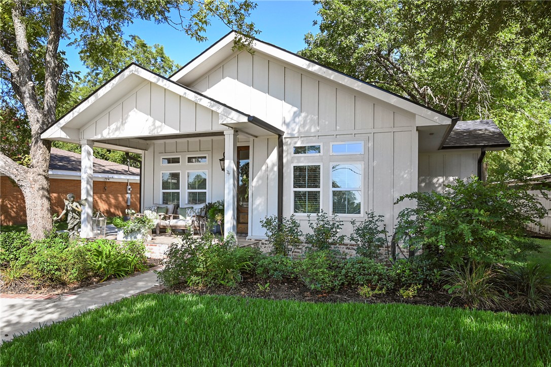 904 West Alligator Street Property Photo 16