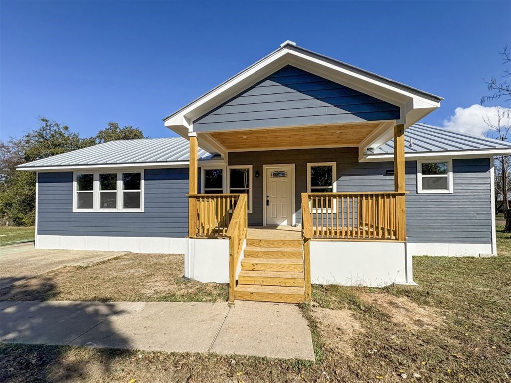 1902 N. Fannin Ave. Property Photo 1