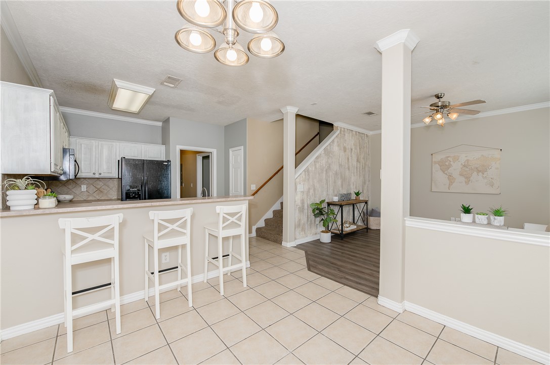 1001 Krenek Tap Road 402 Property Photo 9