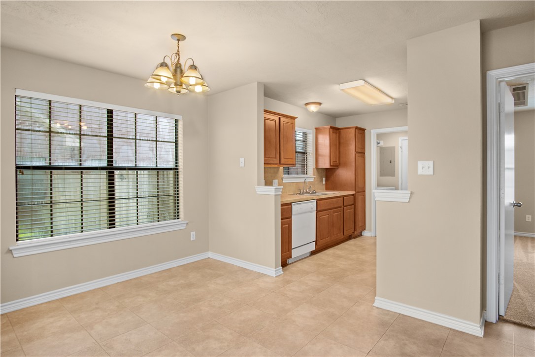 2535 Teal Drive Large Yard Property Photo 4