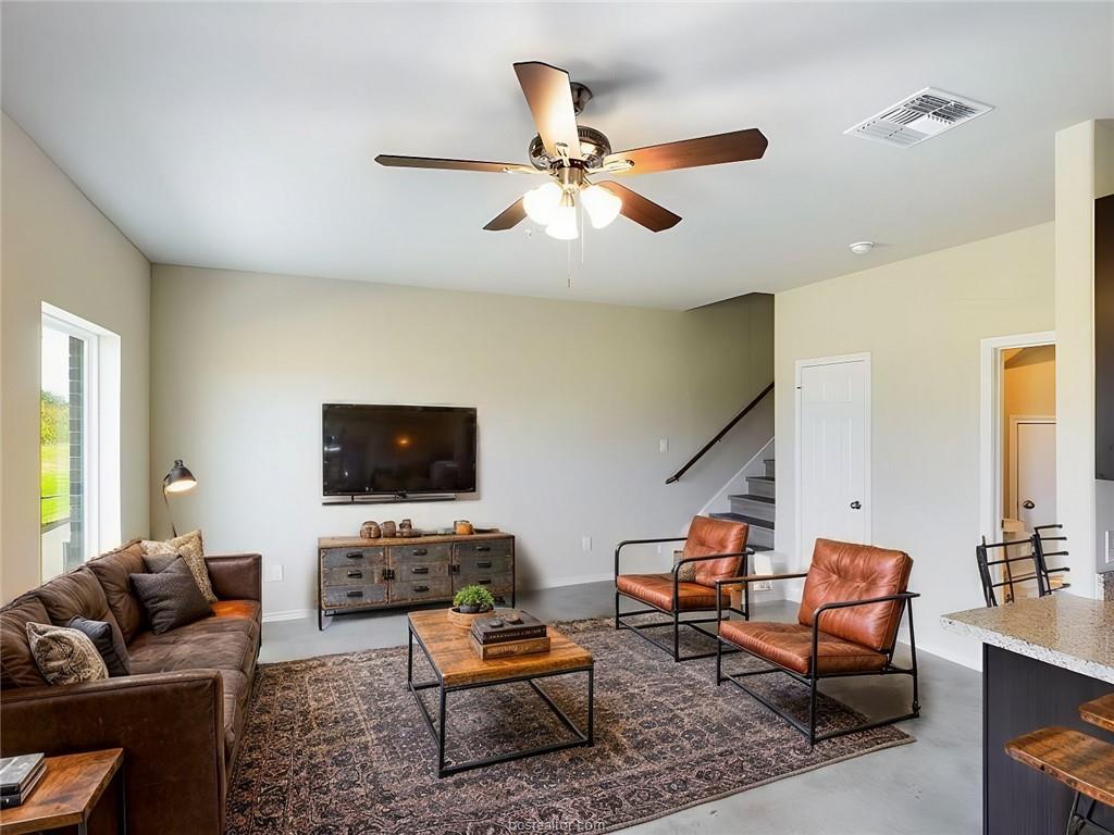 2910 Town Square Avenue 2111 Property Photo 2