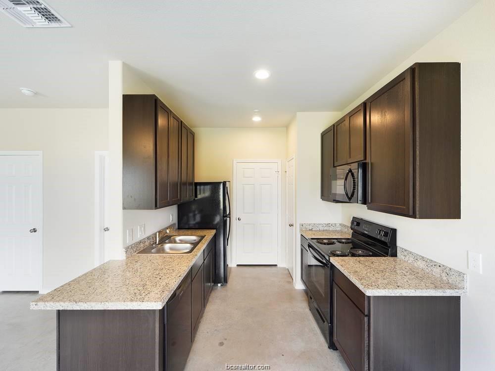 2910 Town Square Avenue 2111 Property Photo 4