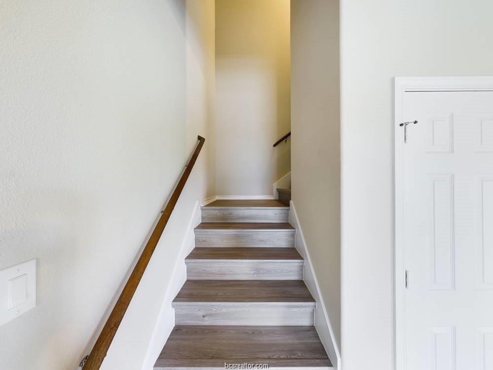 2910 Town Square Avenue 2111 Property Photo 5