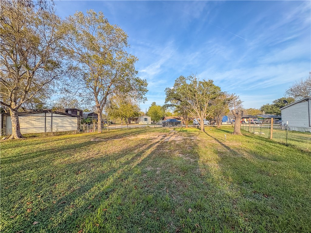 907 Westview