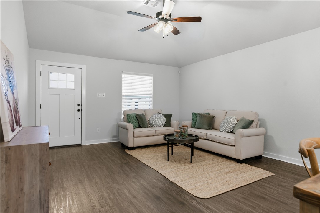 2857 Messenger Way Property Photo 5