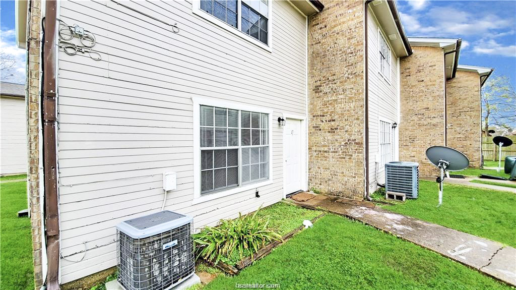 1908 Barak Lane 15 Property Photo 1