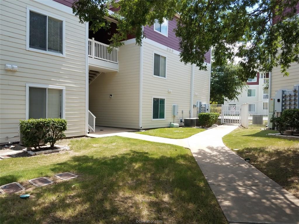 519 Southwest Parkway 201 Property Photo 1