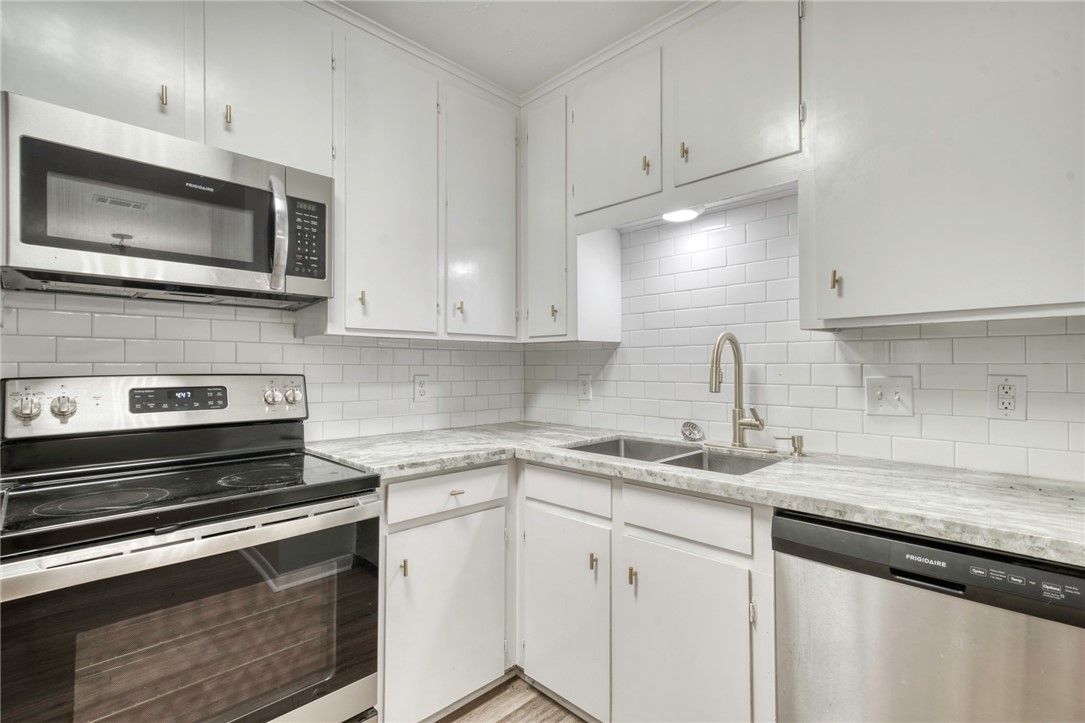 3911 Olive Street B Property Photo 5
