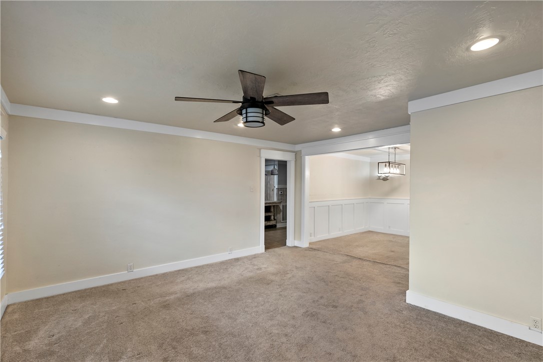 606 West Alligator Street Property Photo 3